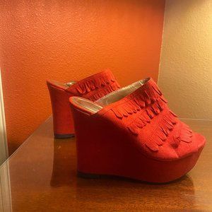 GENTLY WORN Soda Bright Red Platform Heels with Fringe Size 7.5